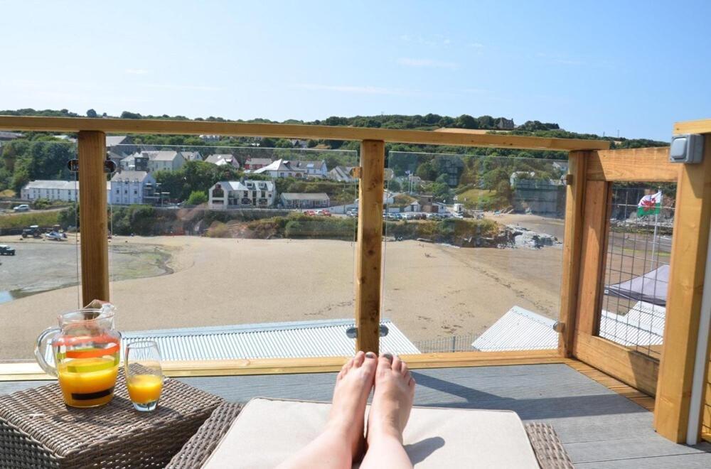 Pabell Pren Glamping - By Holidays * Aberporth